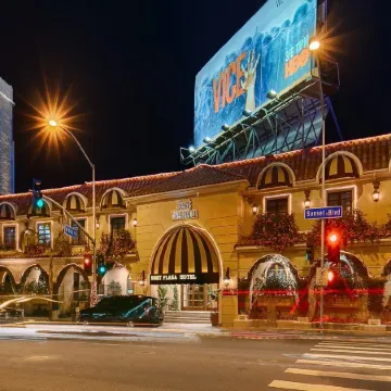 Best Western Plus Sunset Plaza Hotel Отели рядом с достопримечательностью «Улица Сансет-стрип»