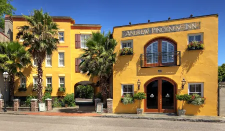 Andrew Pinckney Inn Отели в г. Чарльстон