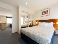 Canberra Parklands Central Apartment Hotel Official Hotels in Уотсон