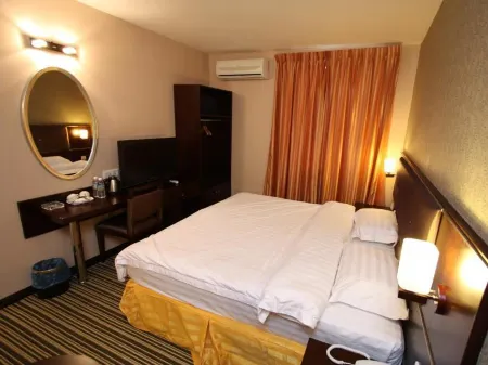 1 City Hotel