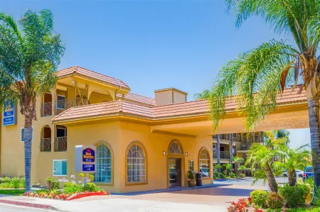 Best Western San Diego/Miramar Hotel Отели рядом с достопримечательностью «Университет Калифорния, Сан-Диего»
