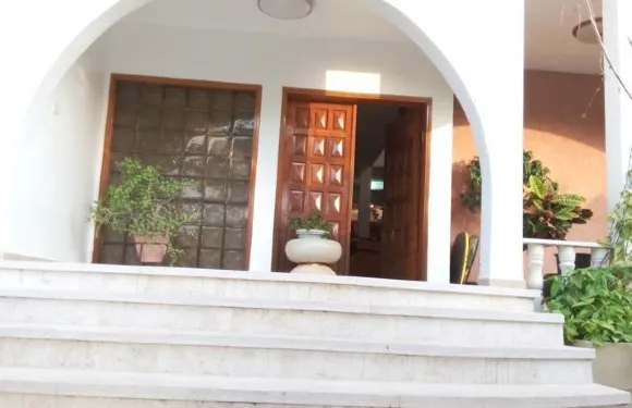 卡斯特爾阿什科隆住宿