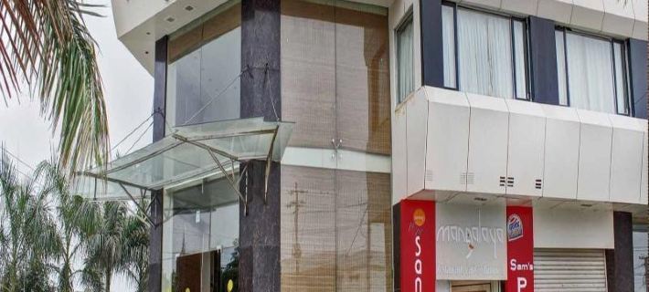 Hotel Mangalam โรงแรมในภูช