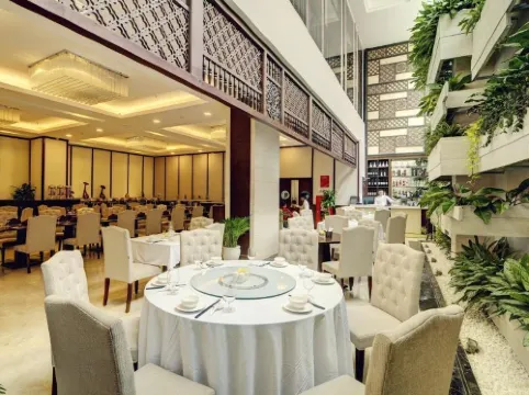 孟清大河內中心飯店