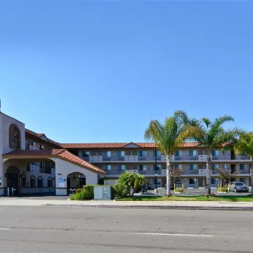 Pleasant Inn Hotels near Green Flash Brewery