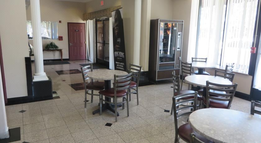 슈퍼 8 바이 윈덤 할리우드 LA 에어리어 모텔 객실 내부 사진