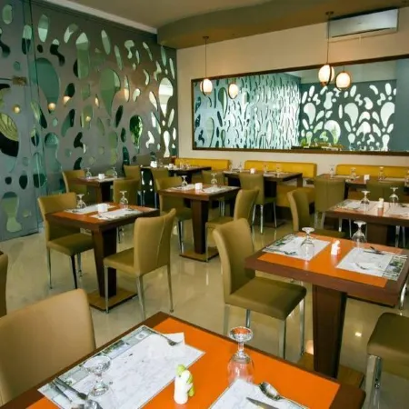 Paseo Premiere Hotel