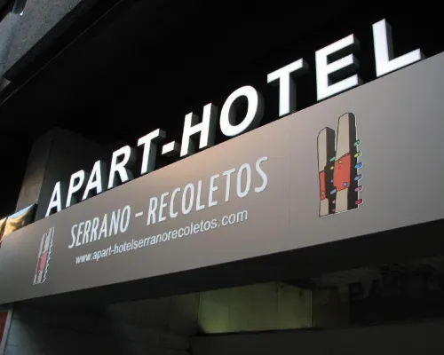 Apartamentos Recoletos Hotels near Retiro Metro Station