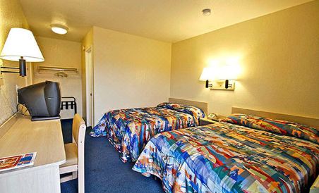Motel 6-Fresno, CA - Blackstone North - Housity