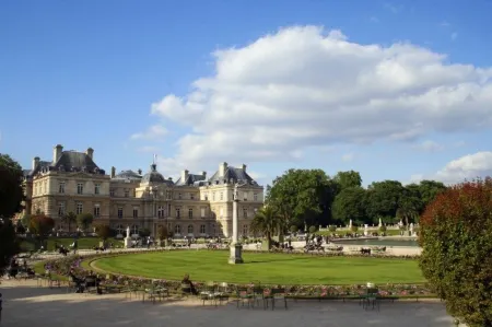 French Theory Hotel & Restaurant Отели рядом с достопримечательностью «Люксембургский сад»