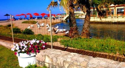 Ismini Apartments Hotels in Kalívai