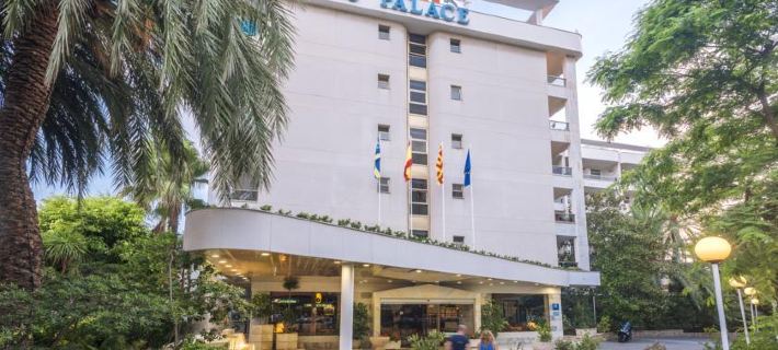 Hotel Olympus Palace โรงแรมในซาลู