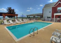 Clarion Pointe Staunton East