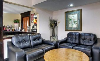 Quality Inn & Suites Clinton - Jackson West