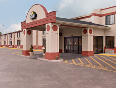 Days Inn & Suites by Wyndham Youngstown / Girard Ohio