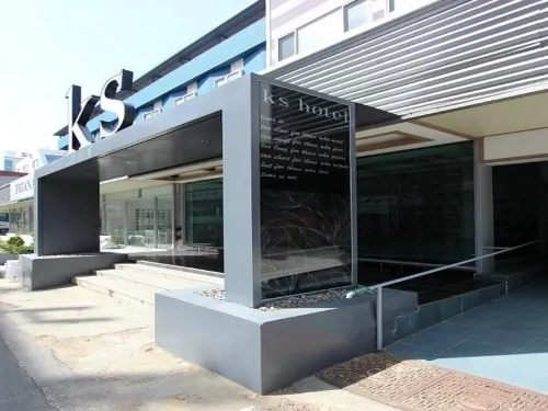 K.S Hotel - parking