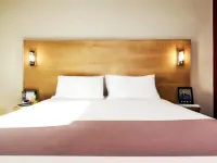 Ibis Muscat