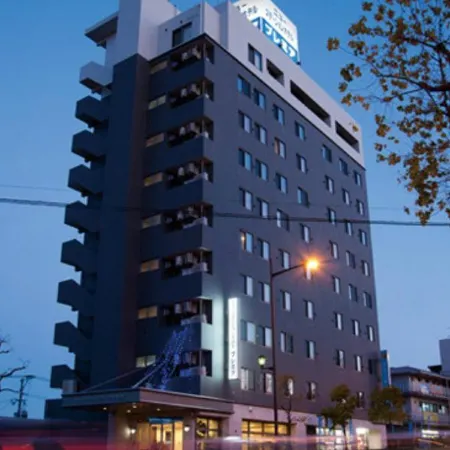 New Station Hotel Premiere Отели рядом с достопримечательностью «Ōmura-kō»