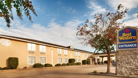 Best Western Natchitoches Inn Отели рядом с достопримечательностью «Парк Хайленд Парк»
