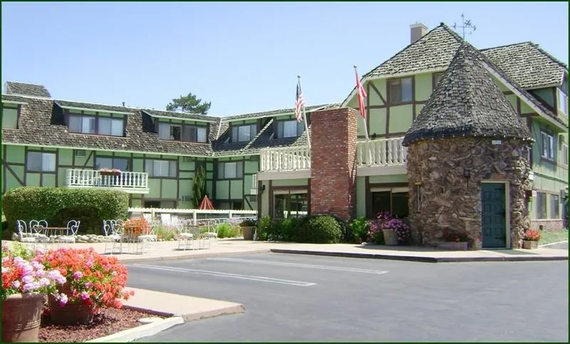Svendsgaard's Lodge- Americas Best Value Inn & Suites