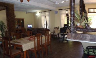 Colombo Lavinia Beach Hostel