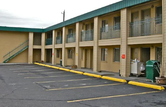 伯恩斯戴斯酒店