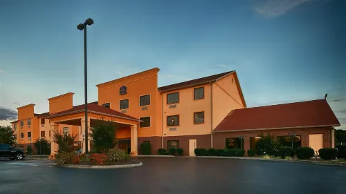 Best Western Plus Strawberry Inn  Suites Hotels in Knoxville