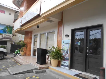 Ati-Atihan Festival Hotel Отели рядом с достопримечательностью «Sampaguita Gardens»