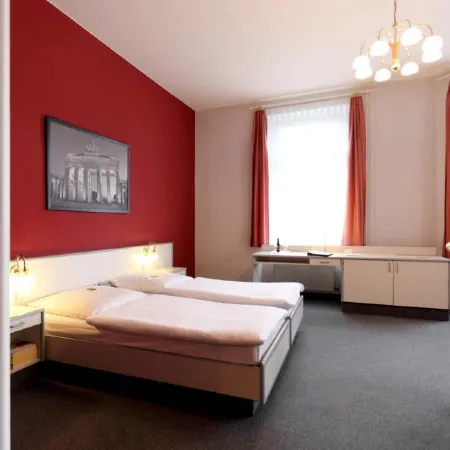 Hotel Nova Отели рядом с достопримечательностью «Каульсдорф»