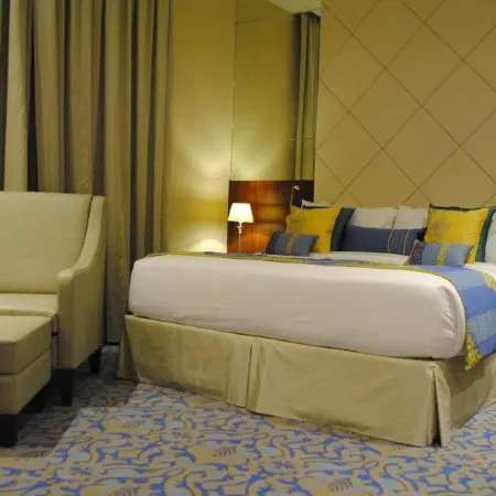 Raviz Center Point Hotel