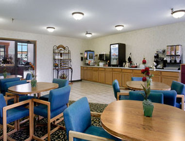 Howard Johnson Hotel & Suites by Wyndham Oacoma