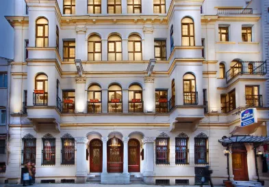 Amber Hotel & Spa