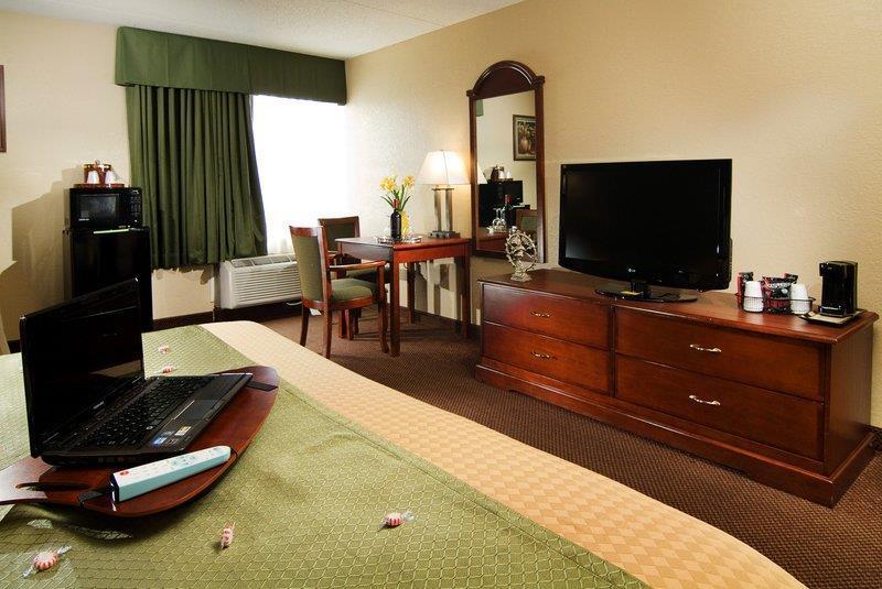 Best Western Luxbury Inn Fort Wayne