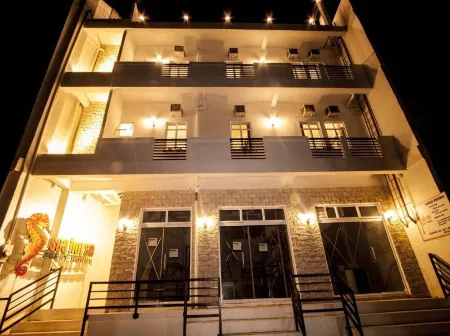 Sea Horse Guest House Отели рядом с достопримечательностью «Coron Plaza Fountain»