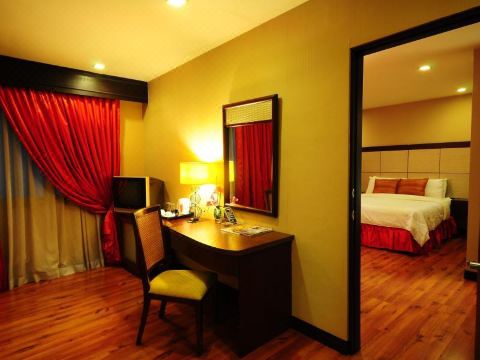 Naga Regent Hotel - Housity