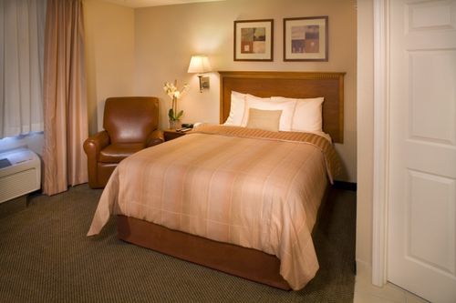 Sonesta Simply Suites Cleveland North Olmsted