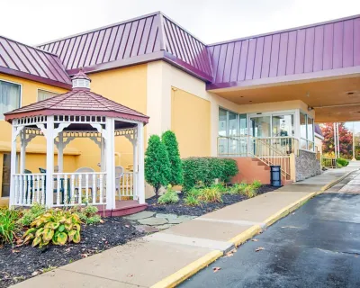 Quality Inn and Suites Fairgrounds - Syracuse Hotels in Baldwinsville