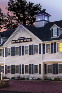 hotels in falmouth ma near ferry