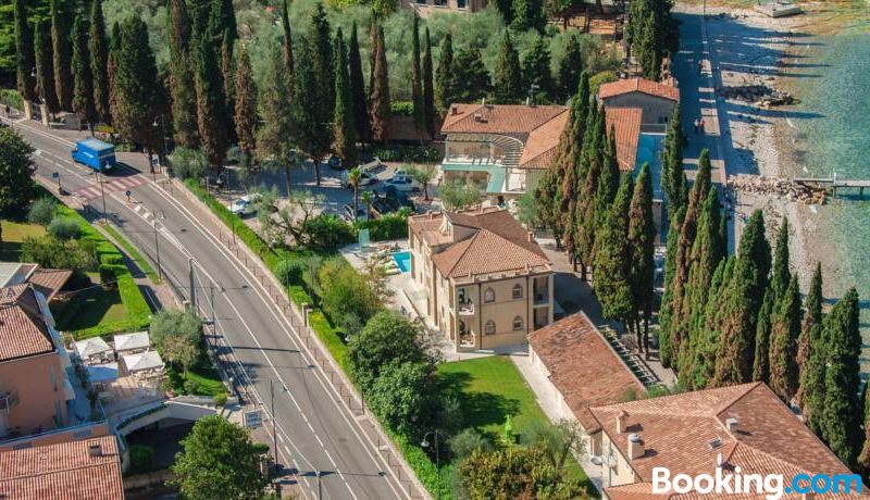 Hotel Baia dei Pini-Torri del Benaco Updated 2022 Room Price-Reviews &  Deals | Trip.com