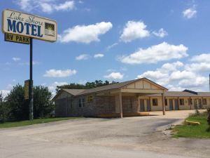 Lake Shore Motel