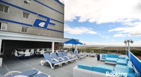 Adventurer Oceanfront Inn