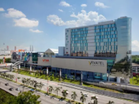 ヴィヴァテル クアラルンプール Mini Stadium SMK Seri Permaisuri周辺のホテル