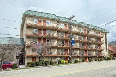 Sleep Inn & Suites Near Sports World Blvd Hotels in Gatlinburg