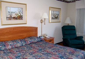 Norwood Inn & Suites Mankato