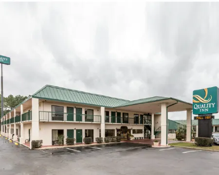 クオリティ イン ティフトン ティフトンのホテル