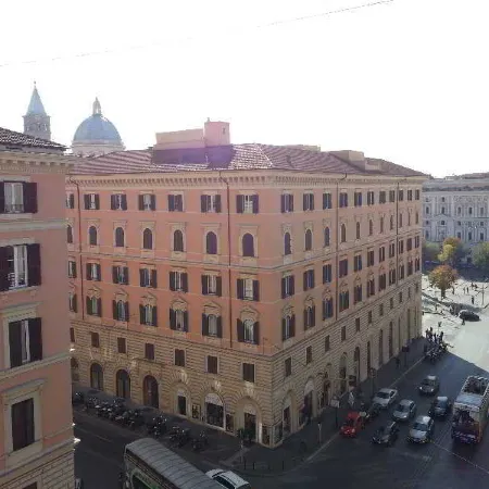 Hotel Marcantonio Отели рядом с достопримечательностью «Станция метро Cavour»