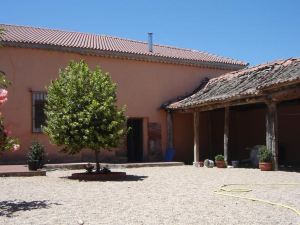 Casa Rural a 140 Km de Madrid y 50 de Segovia Ávila y Valladolid