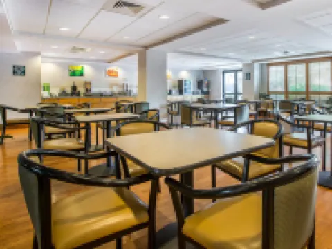 Quality Inn & Suites Hotels in Horry County