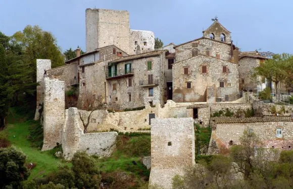 特拉蒙蒂瓦利公寓