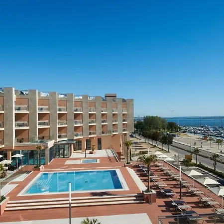 Real Marina Residence